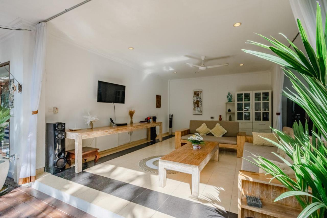 Villa Alleira Seminyak By Best Deals Asia Hospitality Extérieur photo